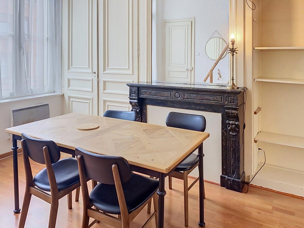 T2 57M2 avec volume et charme Quartier Gambetta - République