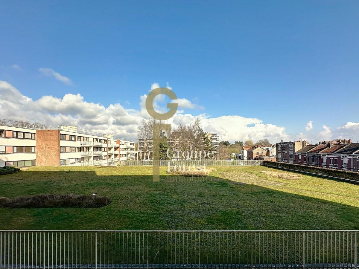 APPARTEMENT 90M2 AVEC TERRASSE, CAVE ET PARKING