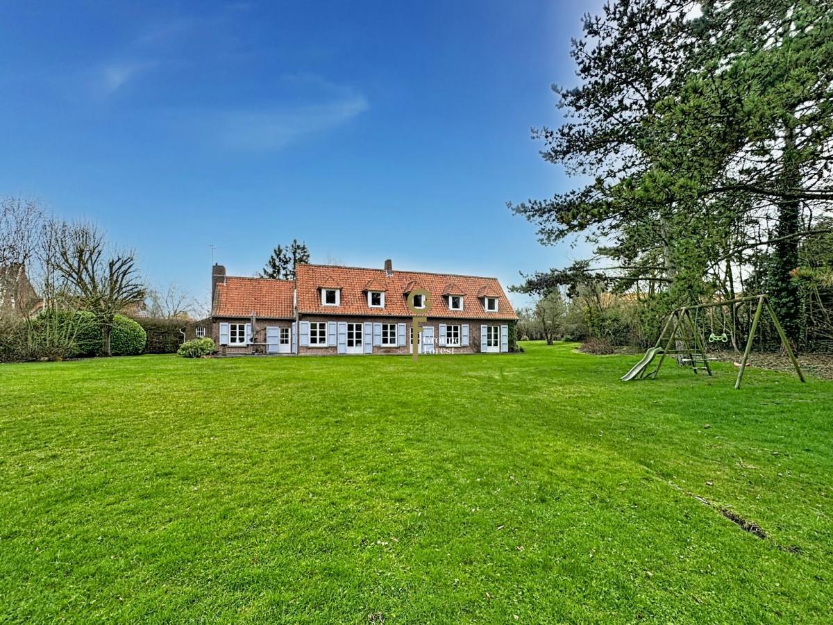 DEMEURE DE FAMILLE SUR UNE PARCELLE DE 2.955 m2