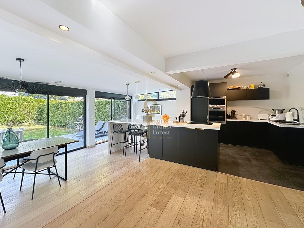 Superbe maison de 120 m2 3 ch grand séjour agrandi , beau jardin