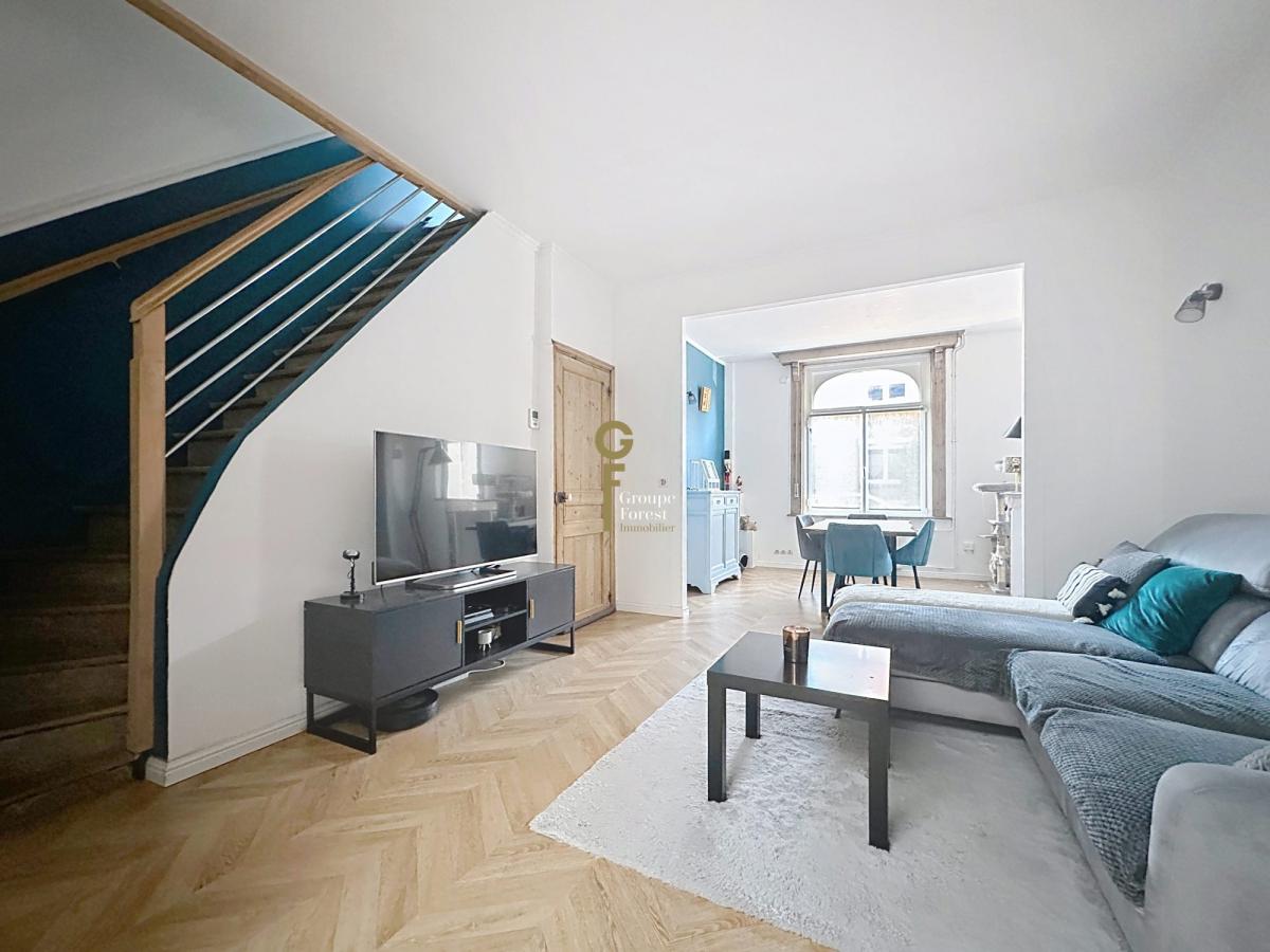 DEMEURE BOURGEOISE AVEC UN GRAND JARDIN